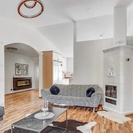 Ylaestoe Omakotitalo