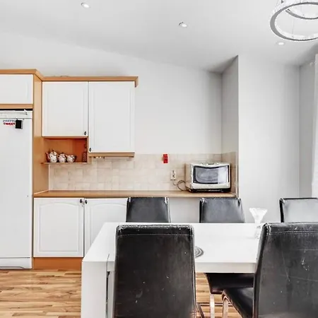 Ylaestoe Omakotitalo *